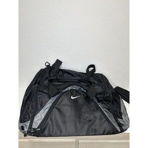Nike Golf Duffle Bag Travel Shoulder Strap With Carry Handle 21 Inches 4 Pockets
